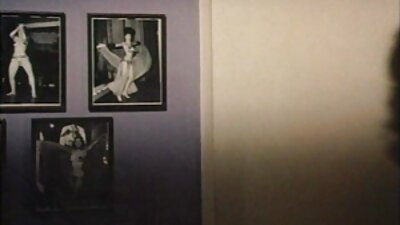 Sexo anal duro con una morena cojiendo ancianas relajada.