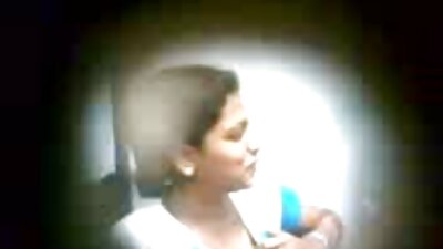 Mujer rusa flaca videos xxx de nietas Gina Gerson folla con un hombre en el coche.